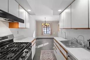 113 Foxwood Cir, Mount Kisco, NY 10549 - Photo 5