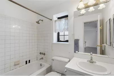 19 Newbrook #19, Bay Shore, NY 11706 - Photo 23