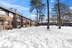 19 Newbrook, Bay Shore, NY 11706 - Photo 3