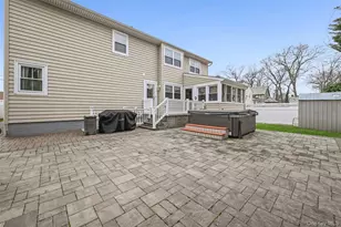 3993 Fulton Ave, Seaford, NY 11783 - Photo 35
