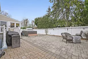 3993 Fulton Ave, Seaford, NY 11783 - Photo 33