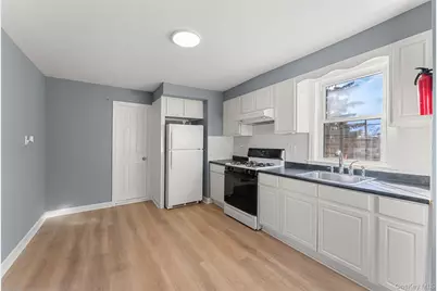 234 Edwards Place #2nd Floor, Yonkers, NY 10703 - Photo 3