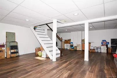 25 Westbury Avenue, Plainview, NY 11803 - Photo 29