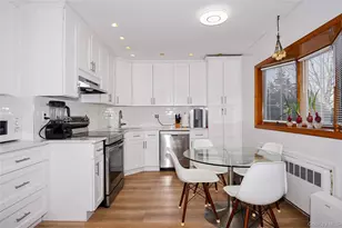 25 Westbury Ave, Plainview, NY 11803 - Photo 11