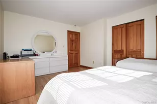 25 Westbury Ave, Plainview, NY 11803 - Photo 27