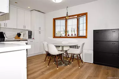 25 Westbury Avenue, Plainview, NY 11803 - Photo 9