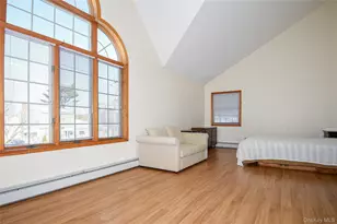 25 Westbury Ave, Plainview, NY 11803 - Photo 21