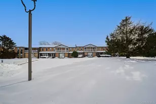 96 Artist Lake Dr, Middle Island, NY 11953 - Photo 3