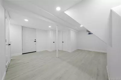 92 Washington Avenue, Deer Park, NY 11729 - Photo 33