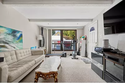 46-26 Concord Avenue, Great Neck, NY 11020 - Photo 7