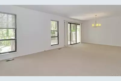 277 Vista Drive, Jericho, NY 11753 - Photo 9