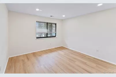 277 Vista Drive, Jericho, NY 11753 - Photo 19