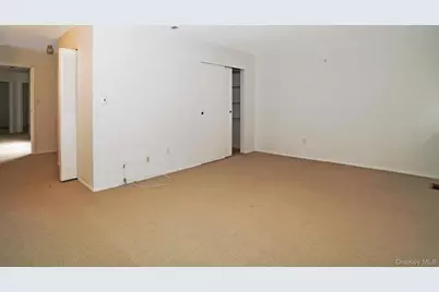 277 Vista Drive, Jericho, NY 11753 - Photo 13