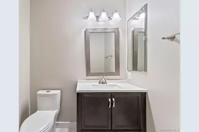 277 Vista Drive, Jericho, NY 11753 - Photo 9