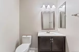 277 Vista Dr, Jericho, NY 11753 - Photo 9