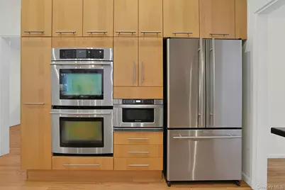 97 Winding Brook Road, New Rochelle, NY 10804 - Photo 11