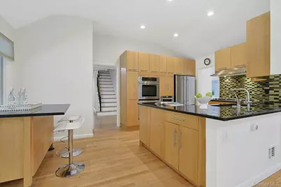 97 Winding Brook Road, New Rochelle, NY 10804 - Photo 9