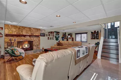 98 Kingsland Avenue, West Islip, NY 11795 - Photo 19