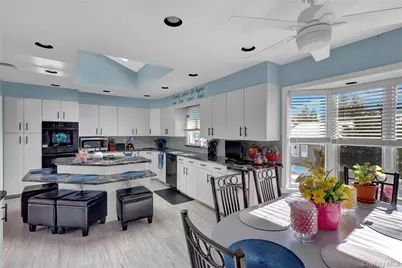 98 Kingsland Avenue, West Islip, NY 11795 - Photo 11