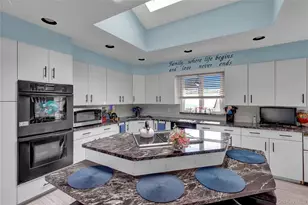 98 Kingsland Ave, West Islip, NY 11795 - Photo 7