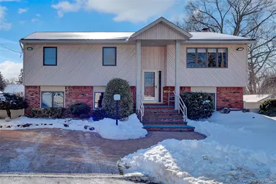 98 Kingsland Avenue, West Islip, NY 11795 - Photo 1