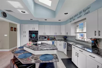 98 Kingsland Avenue, West Islip, NY 11795 - Photo 9