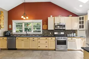 6205 Alvahs Ln, Cutchogue, NY 11935 - Photo 13