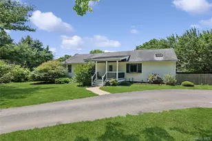 6205 Alvahs Ln, Cutchogue, NY 11935 - Photo 3