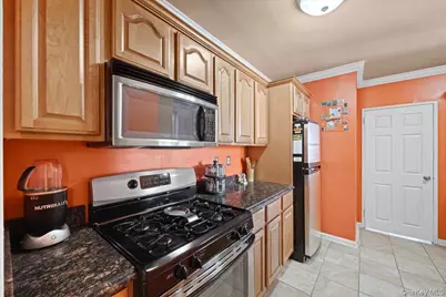 440 Warburton Avenue #3E, Yonkers, NY 10701 - Photo 3