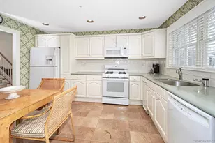 5 Wyndham Close, White Plains, NY 10605 - Photo 17