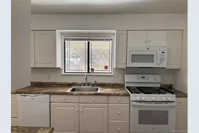 37A Norwood Road #Left Side, Port Washington, NY 11050 - Photo 9