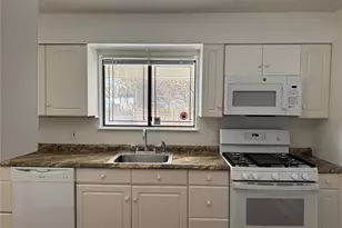 37A Norwood Rd, Port Washington, NY 11050 - Photo 9