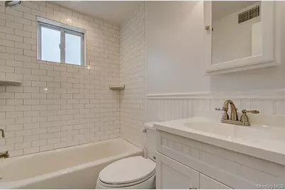 22 1st #1, Glen Cove, NY 11542 - Photo 15