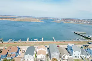 246 W Bay Dr, Long Beach, NY 11561 - Photo 5