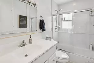 246 W Bay Dr, Long Beach, NY 11561 - Photo 19