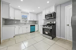 6 Pershing Ave, Valley Stream, NY 11581 - Photo 5