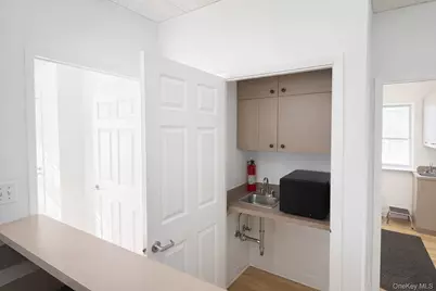 1619 Pelham Parkway N, Bronx, NY 10469 - Photo 9