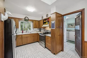 7 Linda Ln, Hampton Bays, NY 11946 - Photo 15