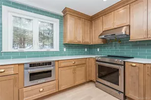 83 Thoreau Ct, Yorktown Heights, NY 10598 - Photo 7