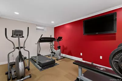 104 Brandywine Lane, Melville, NY 11747 - Photo 31