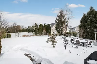 104 Brandywine Lane, Melville, NY 11747 - Photo 33