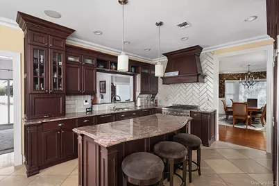 104 Brandywine Lane, Melville, NY 11747 - Photo 15