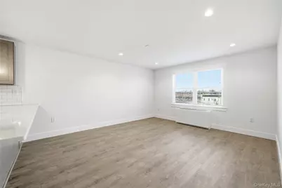 180 Deer Park Avenue #201, Babylon, NY 11702 - Photo 5