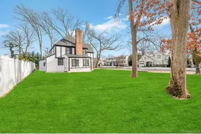 15 Bayview Street E, Massapequa, NY 11758 - Photo 23