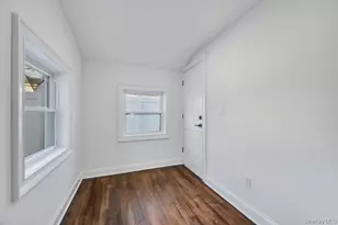 15 Bayview St E, Massapequa, NY 11758 - Photo 7