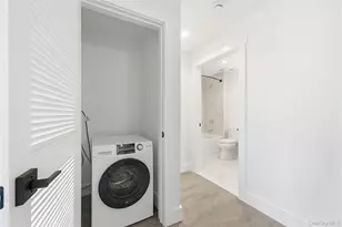 180 Deer Park Ave, Babylon, NY 11702 - Photo 13