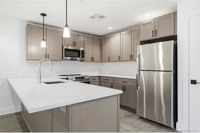 180 Deer Park Avenue #301, Babylon, NY 11702 - Photo 11