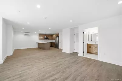 180 Deer Park Avenue #301, Babylon, NY 11702 - Photo 5