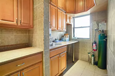 16040 78th Road #200, Fresh Meadows, NY 11366 - Photo 9