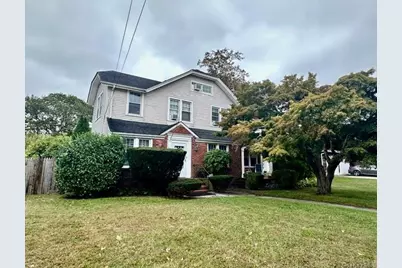 90 E Roe Boulevard, Patchogue, NY 11772 - Photo 23